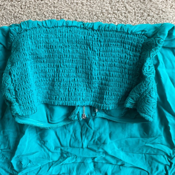 High low dress - Picture 3 of 3